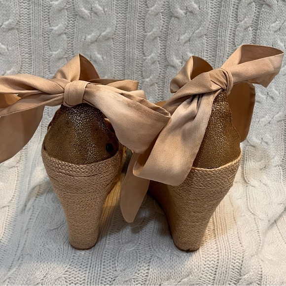 Ugg Sandals Women's 7 Beige Suede Comfort Wedge Espadrilles - Picture 6 of 10